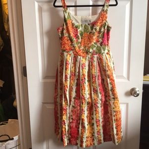 Floral dress with pockets
